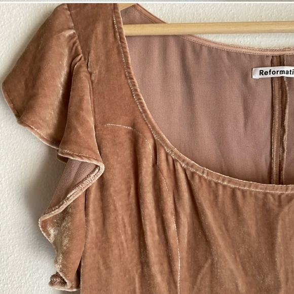 Reformation MAV blush velour top size 10 - Picture 4 of 8